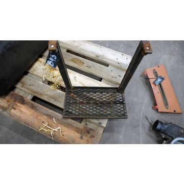 Fotsteg Zetor Crystal 8011