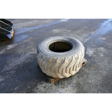 Däck 600/50-22,5 slitet